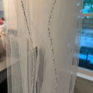 BRAND NEW** Elegant IVORY Veil with Beaded Details